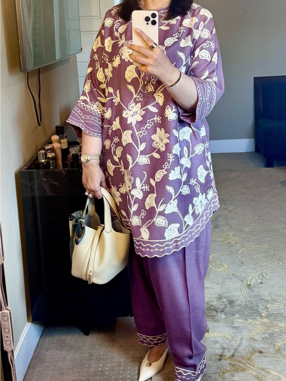 Lavender Floral Embroidered Women's Tunic Top - Stylish Relaxed Fit